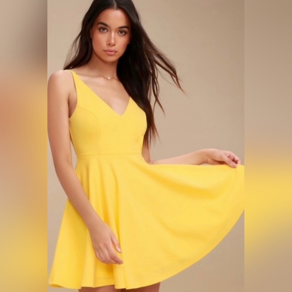 Lulus Dresses & Skirts - NWT Lulu's Daring Darling Swing Dress